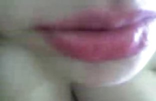 xxx 肛门三人组与黑色和白色的年轻女孩