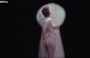 xxx 可爱的俄罗斯布鲁内特给了一个男人口交和他的癌症他妈的